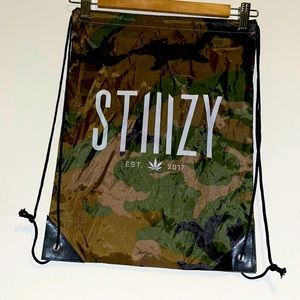 🆕STIIIZY CAMO DRAWSTRING BAG💚🎒
